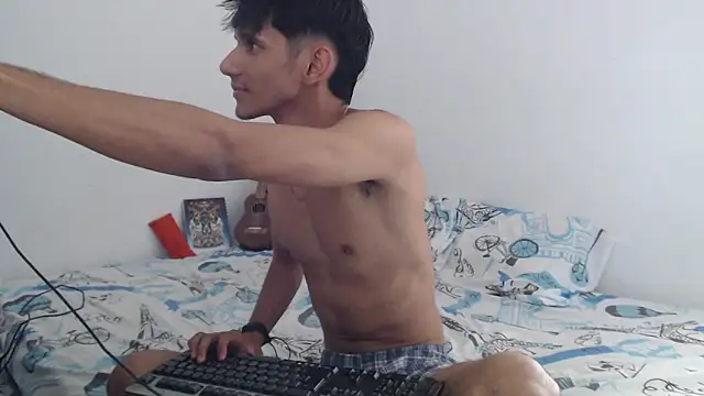 Snapshot of Johan_Mancini_R chatting on 12/30/24, 08:47 Johan Mancini R online show from 12/30/24, 08:47