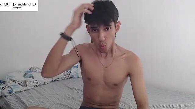 Snapshot of Johan_Mancini_R chatting on 01/17/25, 07:38 Johan Mancini R online show from 01/17/25, 07:38