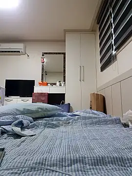 Lee0613 online show from 10/16/25, 09:38