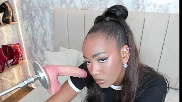 whiitneyfox online show from 10/26/25, 11:09