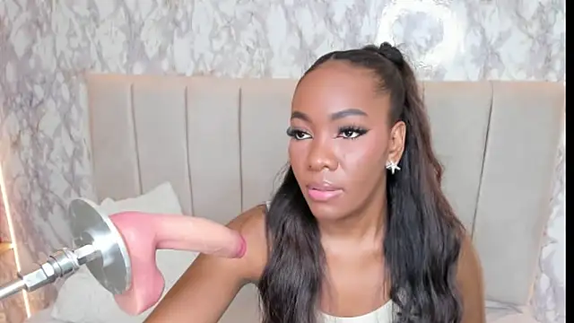 whiitneyfox online show from 11/03/25, 09:38