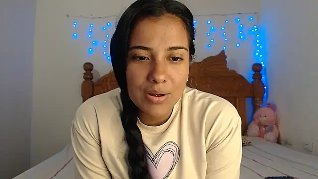 Coral0403 online show from 02/08/25, 07:38