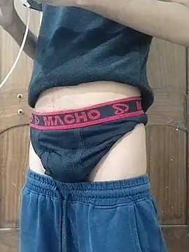 Snapshot of fakelove95 chatting on 11/02/25, 10:23 fakelove95 online show from 11/02/25, 10:23