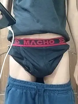 Snapshot of fakelove95 chatting on 11/05/25, 08:31 fakelove95 online show from 11/05/25, 08:31