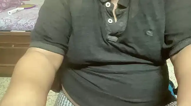 Snapshot of FatIndianBoy chatting on 12/26/24, 02:16 FatIndianBoy online show from 12/26/24, 02:16