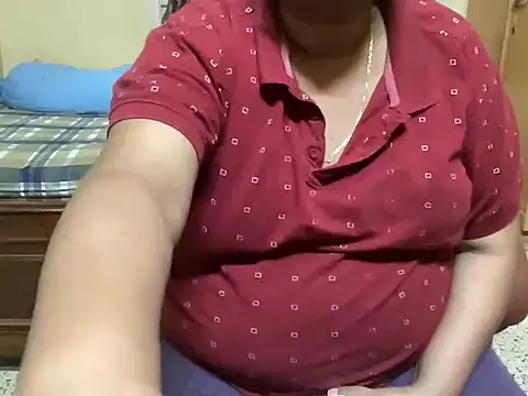 Snapshot of FatIndianBoy chatting on 01/15/25, 05:58 FatIndianBoy online show from 01/15/25, 05:58