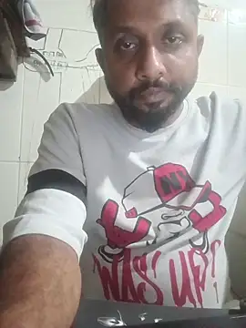 Snapshot of carria_homes chatting on 02/14/26, 08:49 carria homes online show from 02/14/26, 08:49