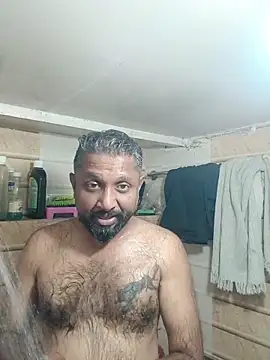 Snapshot of carria_homes chatting on 06/19/26, 06:40 carria homes online show from 06/19/26, 06:40