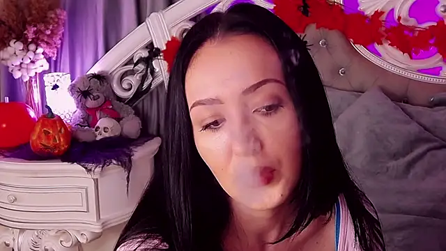 KimKhallifa online show from 11/01/25, 05:09