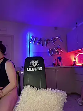 Snapshot of SOFYandMIKE chatting on 02/06/26, 08:45 SOFYandMIKE online show from 02/06/26, 08:45