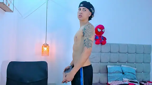 Snapshot of Br4ndxpimm chatting on 03/13/26, 06:14 Br4ndxpimm online show from 03/13/26, 06:14