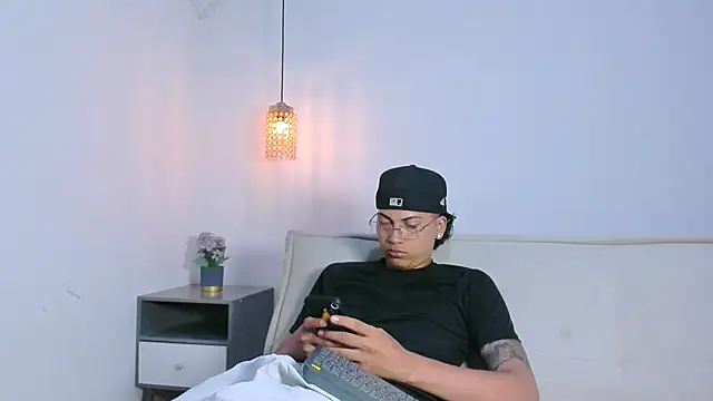 Snapshot of Br4ndxpimm chatting on 03/25/26, 04:13 Br4ndxpimm online show from 03/25/26, 04:13