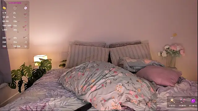 Snapshot of Max_level chatting on 12/21/25, 12:56 Max level online show from 12/21/25, 12:56