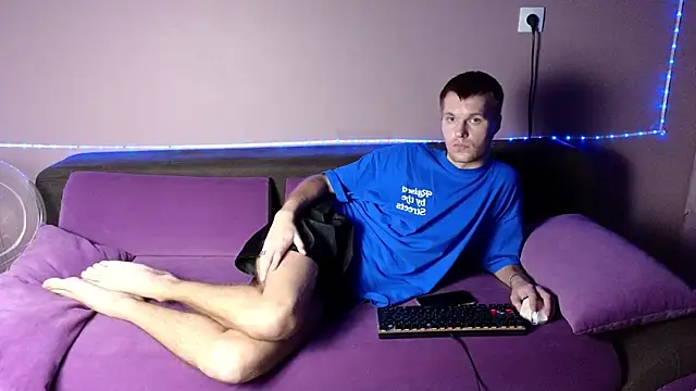 Leonnextdoor online show from 01/11/25, 09:04