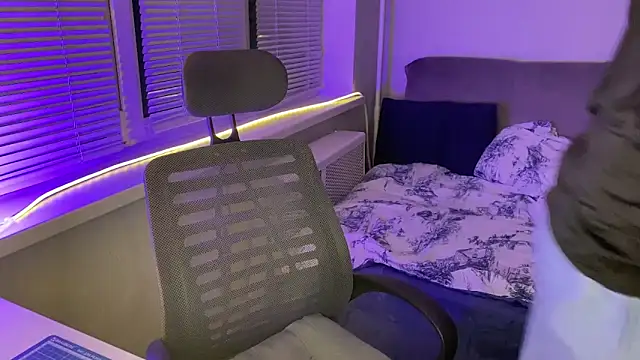 Leonnextdoor online show from 02/02/26, 04:38