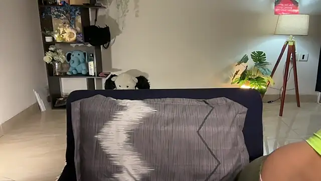 Snapshot of roseofvenom chatting on 11/05/25, 11:21 roseofvenom online show from 11/05/25, 11:21