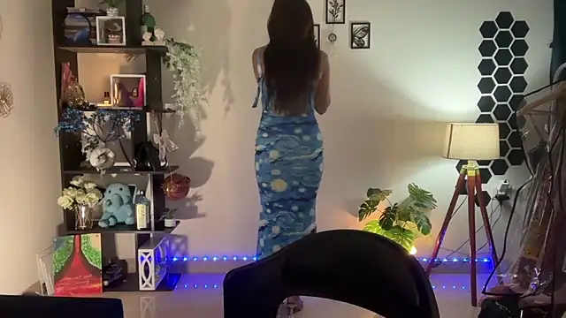 Snapshot of roseofvenom chatting on 11/19/25, 05:13 roseofvenom online show from 11/19/25, 05:13