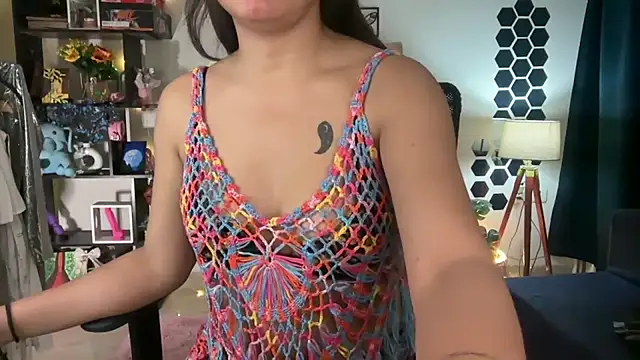 Snapshot of roseofvenom chatting on 03/16/26, 06:45 roseofvenom online show from 03/16/26, 06:45