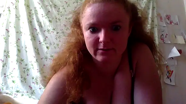 Snapshot of Rae_Jeannie chatting on 07/18/26, 06:28 Rae Jeannie online show from 07/18/26, 06:28