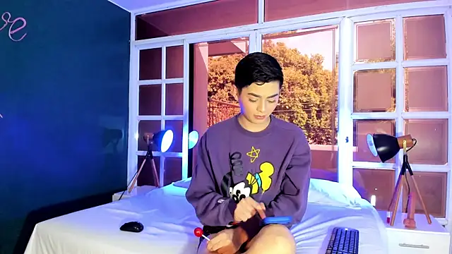 Maxi little online show from 06/23/26, 07:56