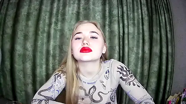 Snapshot of dorisss24 chatting on 12/27/24, 02:33 dorisss24 online show from 12/27/24, 02:33