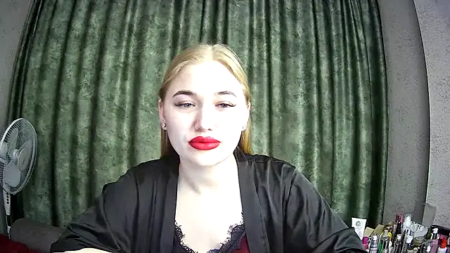 Snapshot of dorisss24 chatting on 01/03/25, 12:30 dorisss24 online show from 01/03/25, 12:30