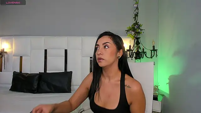 MAGIC AURORAA online show from 02/10/25, 12:18