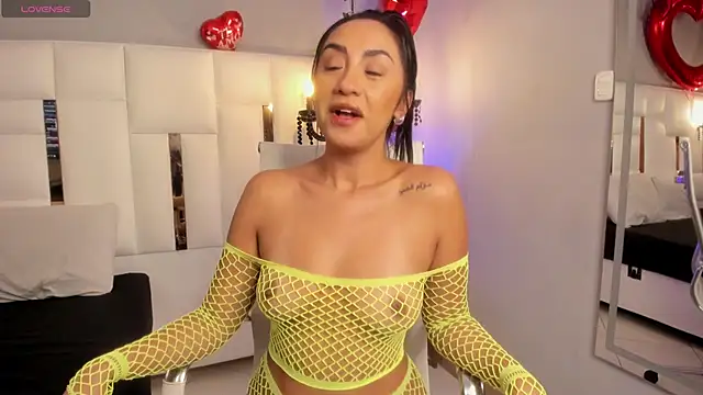 MAGIC AURORAA online show from 02/20/25, 02:57