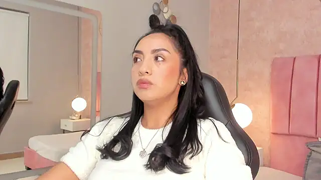 MAGIC AURORAA online show from 03/13/25, 12:13