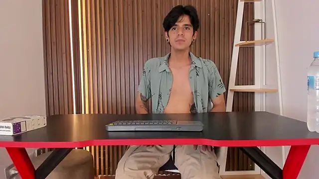 Snapshot of saul_novak chatting on 01/03/25, 08:43 saul novak online show from 01/03/25, 08:43