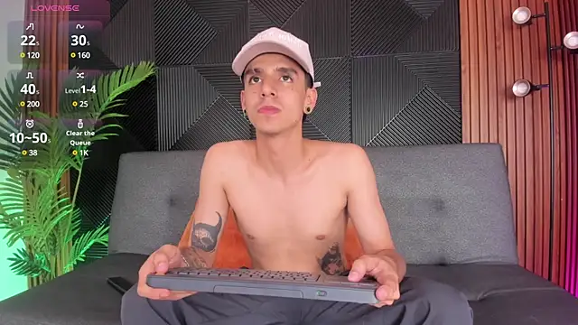 Snapshot of saul_novak chatting on 01/15/25, 08:37 saul novak online show from 01/15/25, 08:37