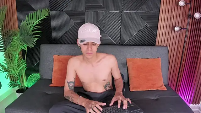 Snapshot of saul_novak chatting on 01/20/25, 08:18 saul novak online show from 01/20/25, 08:18