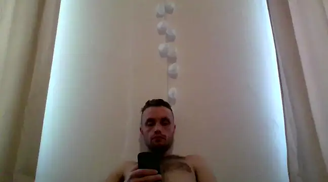 Snapshot of tomasek28 chatting on 12/27/24, 11:06 tomasek28 online show from 12/27/24, 11:06