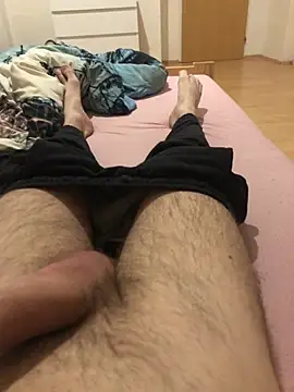 Snapshot of tomasek28 chatting on 01/07/25, 06:03 tomasek28 online show from 01/07/25, 06:03