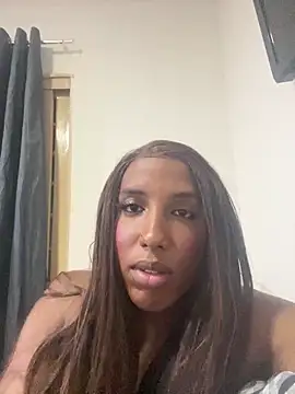 Snapshot of Celine_trans01 chatting on 12/15/25, 04:50 Celine trans01 online show from 12/15/25, 04:50