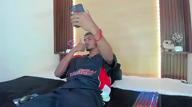 Snapshot of Evans777_ chatting on 01/09/25, 06:04 Evans777 online show from 01/09/25, 06:04