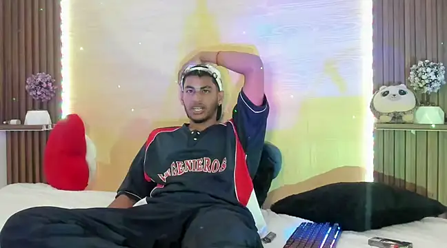 Snapshot of Evans777_ chatting on 01/10/25, 07:04 Evans777 online show from 01/10/25, 07:04