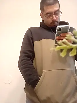 k1oudE online show from 03/18/25, 03:42