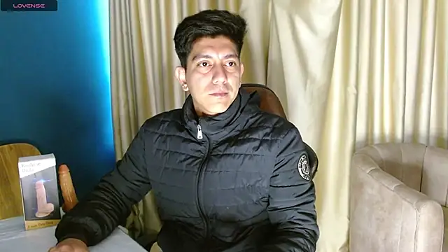 Snapshot of Noah-cock chatting on 11/29/25, 11:24 Noah-cock online show from 11/29/25, 11:24