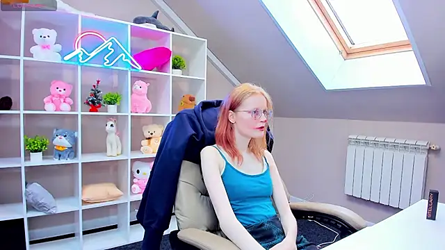 ElizabethHarpper online show from 01/03/25, 04:33