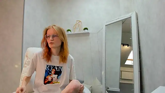 ElizabethHarpper online show from 02/02/25, 08:13