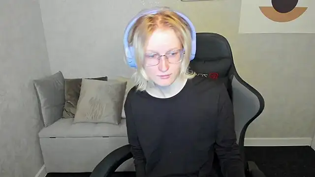 ElizabethHarpper online show from 09/25/25, 01:09