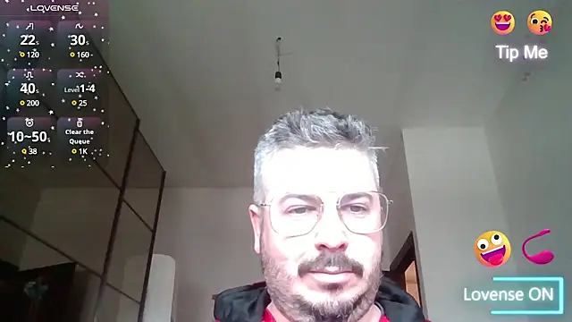 Snapshot of TinyPiercedCutie chatting on 01/20/25, 01:00 TinyPiercedCutie online show from 01/20/25, 01:00