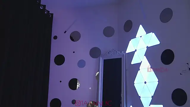 Snapshot of taanni_bc chatting on 02/16/25, 11:48 taanni bc online show from 02/16/25, 11:48