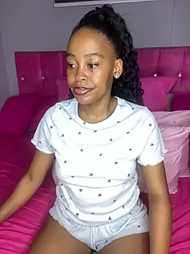 Snapshot of naughtiest_baddy chatting on 04/04/26, 07:33 naughtiest baddy online show from 04/04/26, 07:33