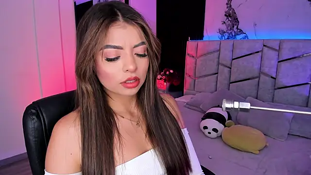 Snapshot of daniiphoeniixx chatting on 10/10/25, 07:35 daniiphoeniixx online show from 10/10/25, 07:35