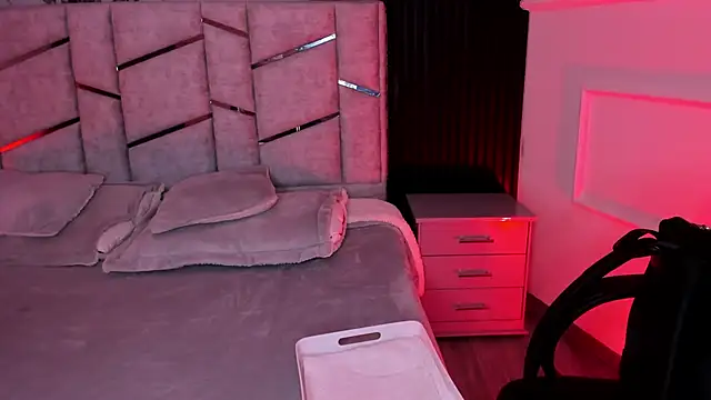 Snapshot of daniiphoeniixx chatting on 12/02/25, 07:53 daniiphoeniixx online show from 12/02/25, 07:53