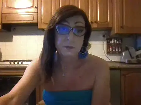 Snapshot of Tiabet chatting on 03/19/26, 09:30 Tiabet online show from 03/19/26, 09:30