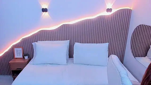 Annie kurt  online show from 03/20/25, 05:13