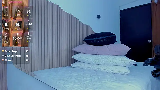 Annie kurt  online show from 11/21/25, 08:51